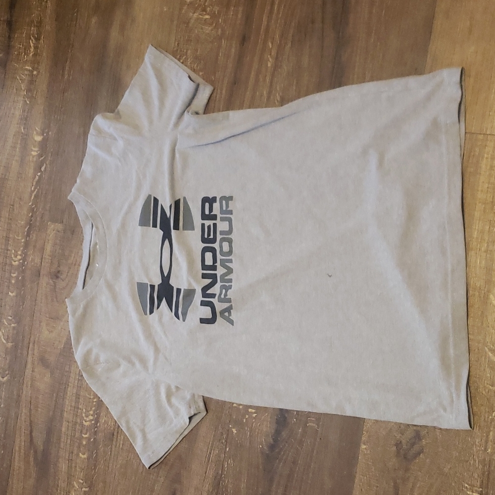 Bundle of 3 UnderArmor shirts